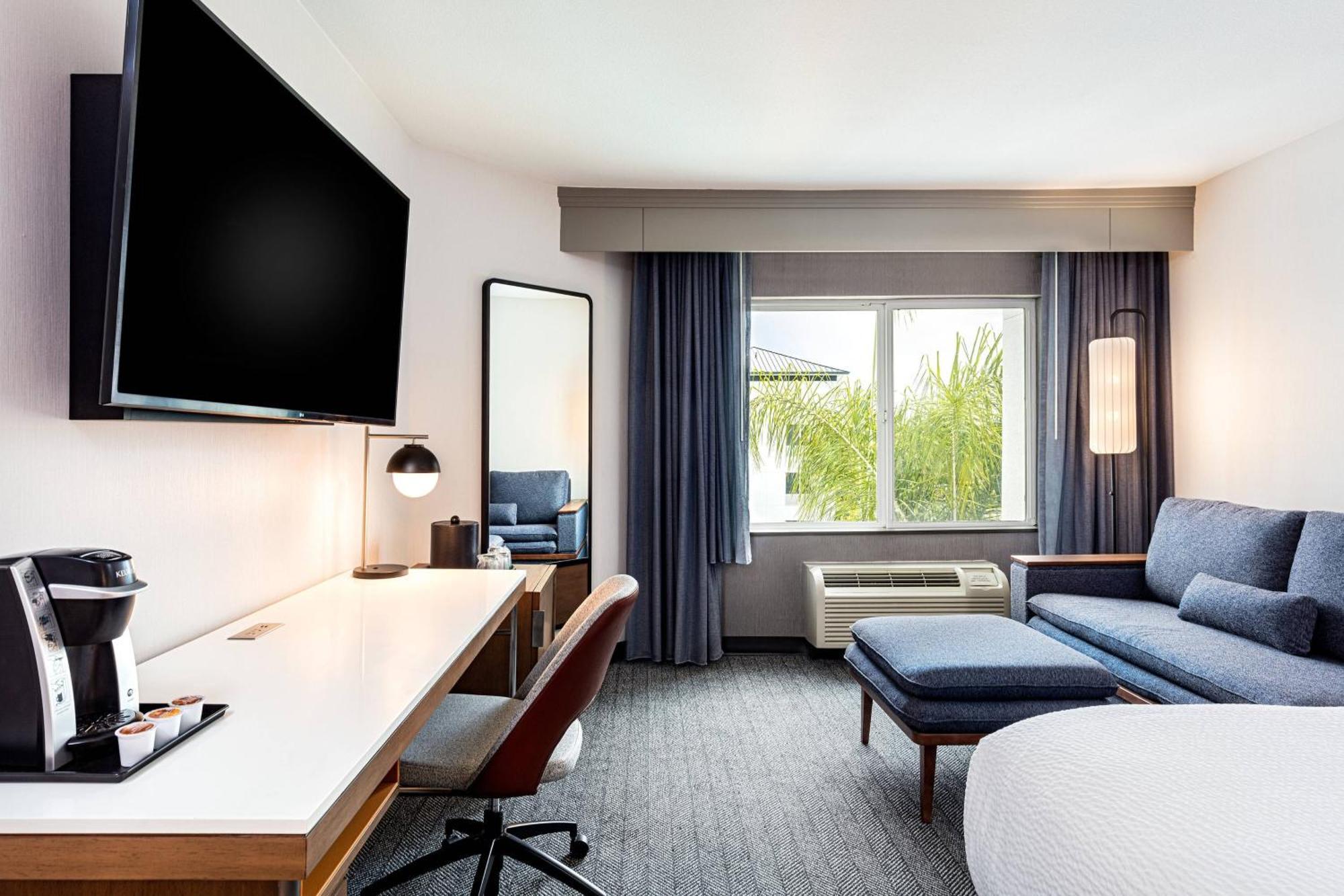 Courtyard By Marriott Anaheim Resort/Convention Center Exterior foto