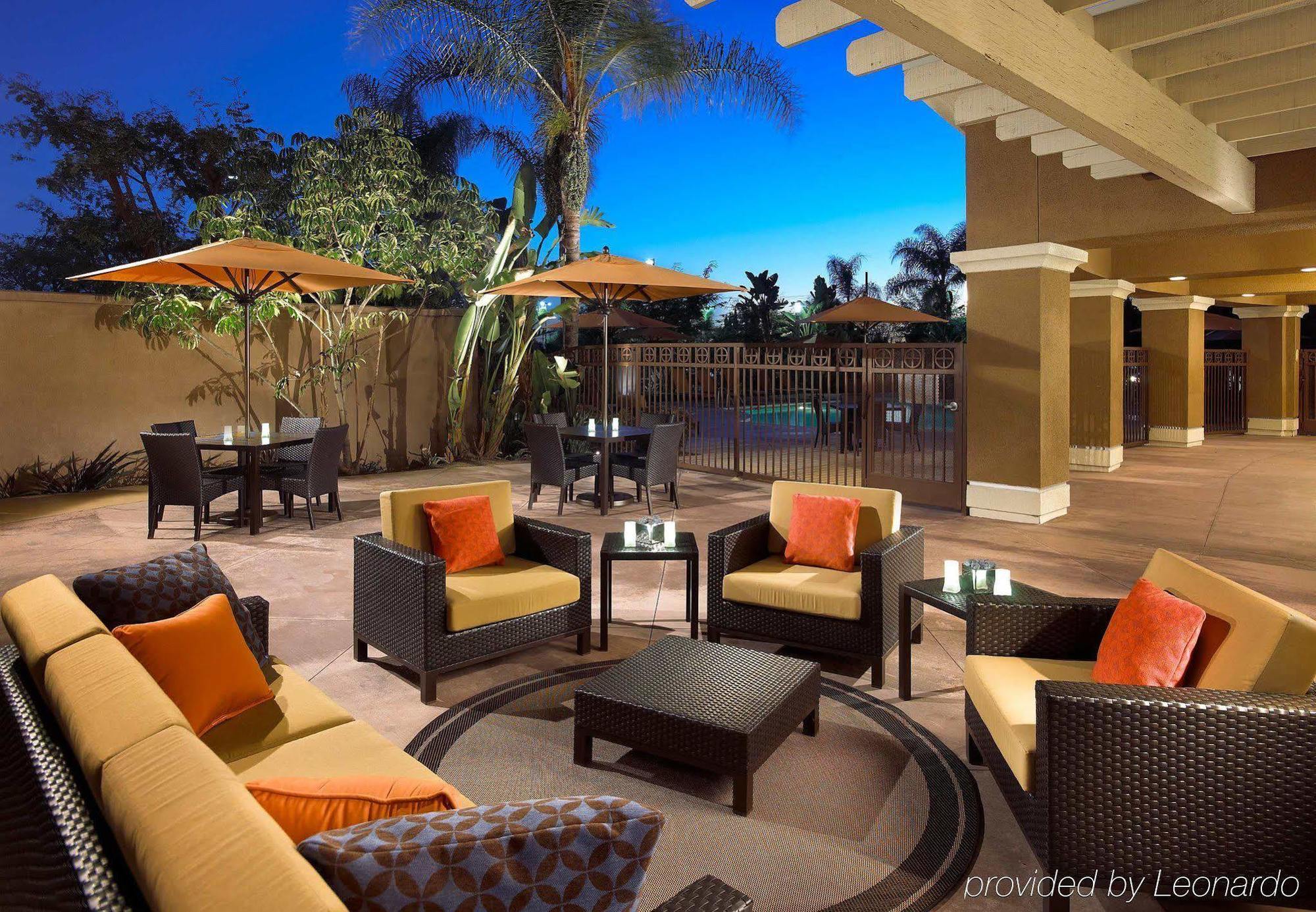 Courtyard By Marriott Anaheim Resort/Convention Center Exterior foto